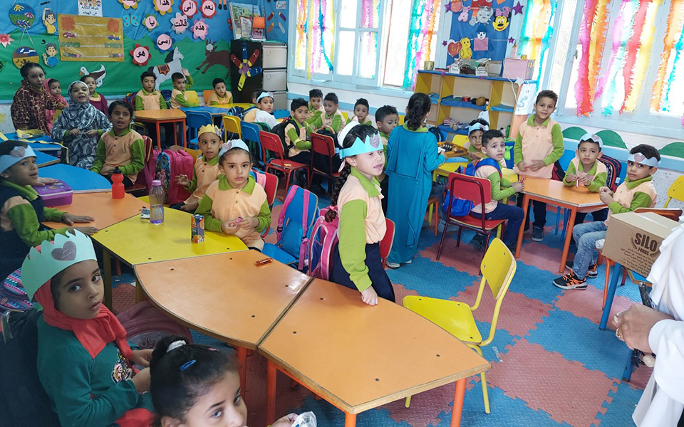 صيانة مدرسة وادي القمرالابتدائية بالإسكندرية و تسديد الرسوم الدراسية لأكثر من 500 طالب